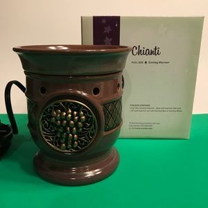 BNIB NEW SCENTSY CHIANTI FULL SIZE WARMER.